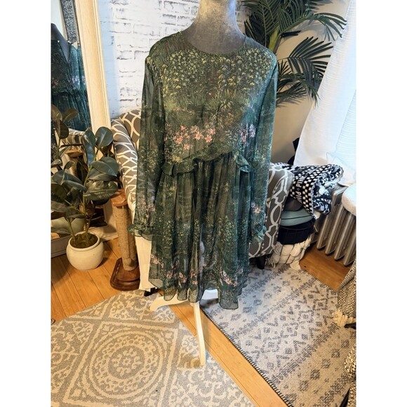 Ted Baker Dresses & Skirts - Ted Baker Green Floral-print Chiffon Mini Dress